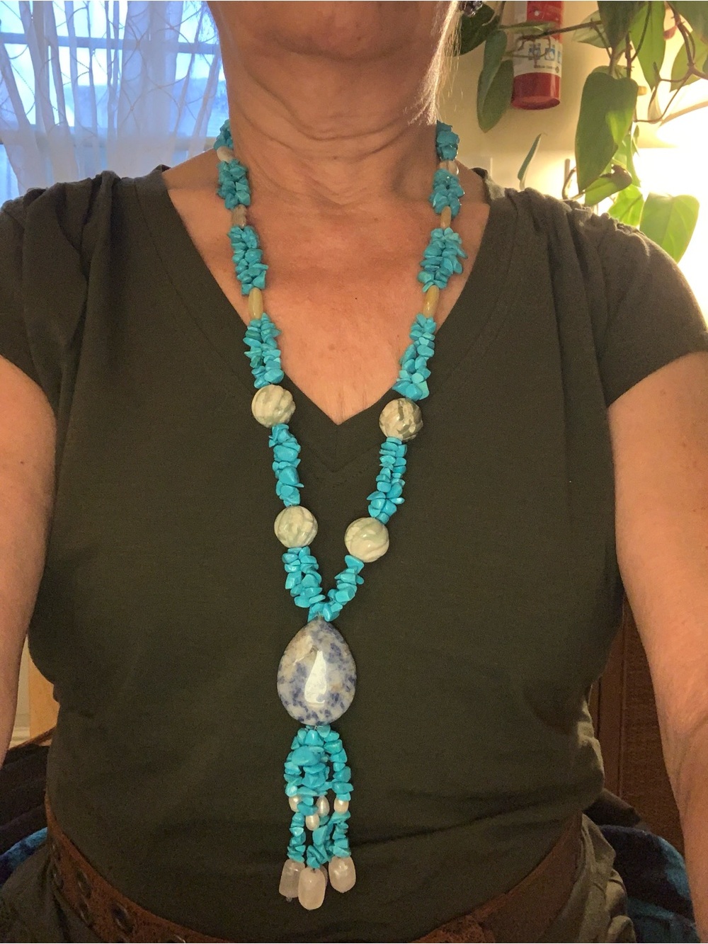 Turquoise Chip Bead Pendant Necklace with Blue-White Agate Accent